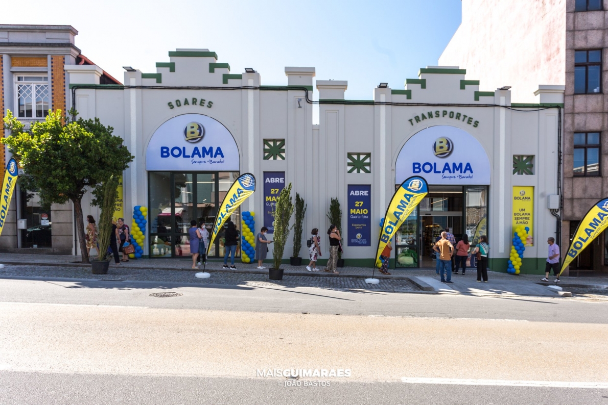 Supermercado Bolama em Guimarães com exposuitores alimentares JORDÃO