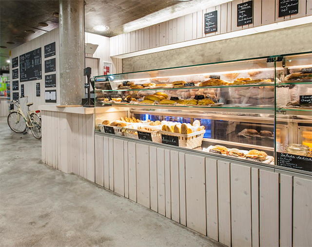 E-LINE display cases for bakery and pastry shop from JORDAO.